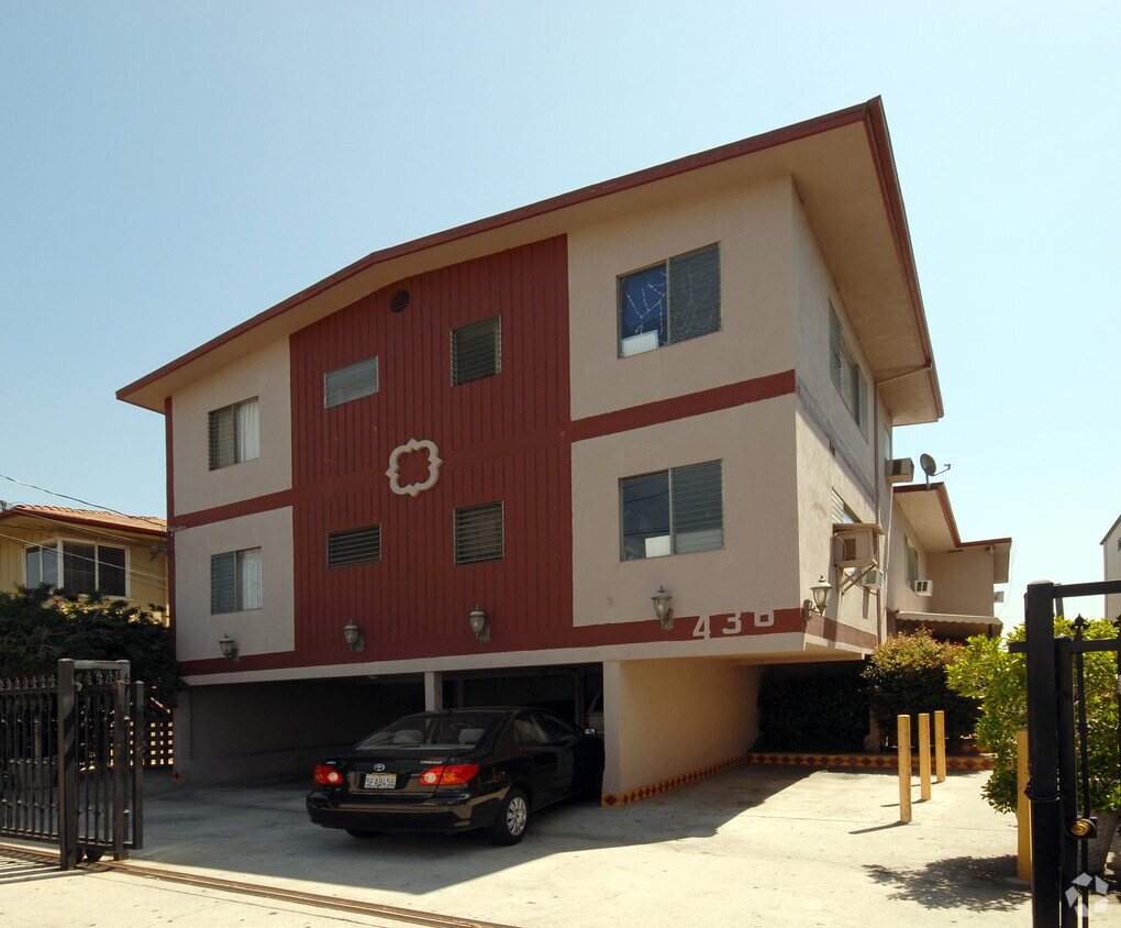 Foto del edificio - 436 Normandie Pl