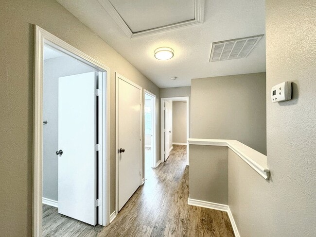 Building Photo - 2 Story Town Home - Near USAA-UTSA-Medical Center