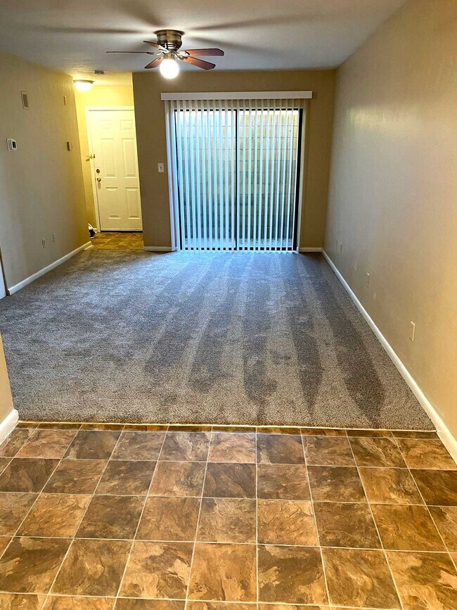 Building Photo - 504 SW 67th Ter