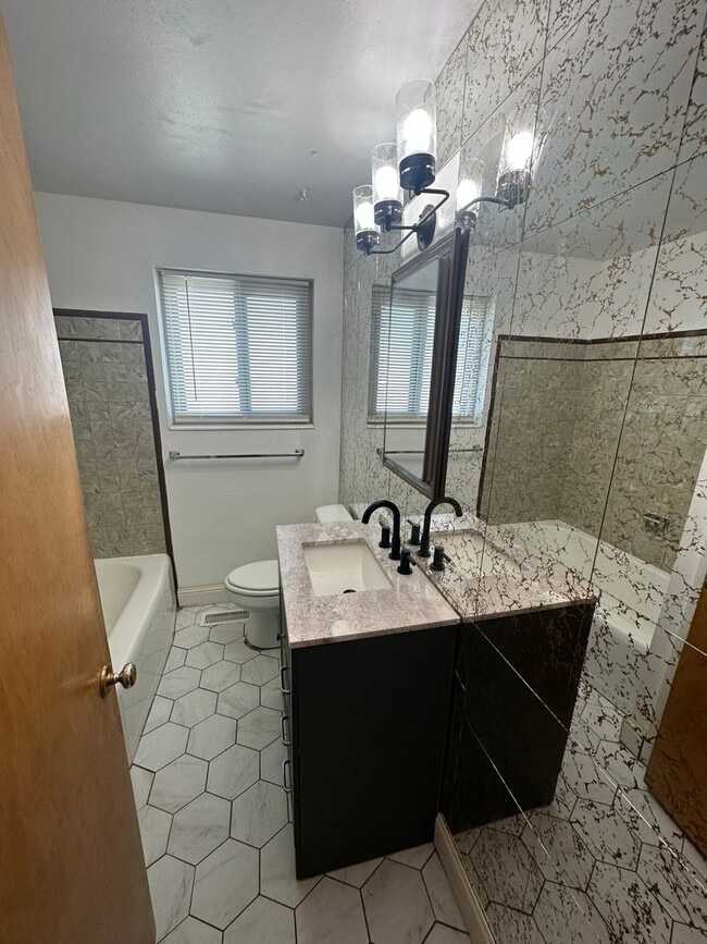 Foto del edificio - 2 Weeks Rent Free! 2 Bed 2 Bath Home for R...