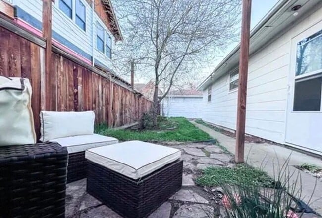 Building Photo - Family Home in LIvingston