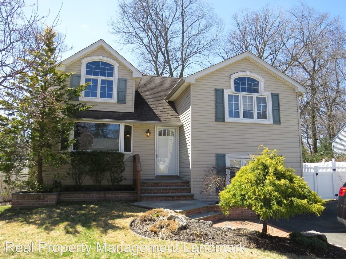 Foto principal - 3 br, 2 bath House - 20 Bowden Drive