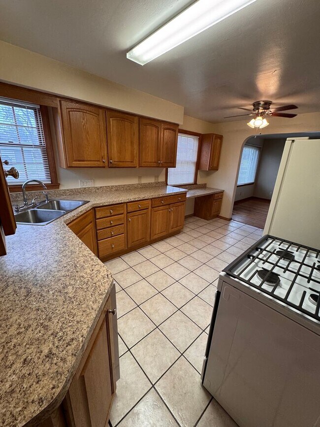 Foto del edificio - 285 E Howard St