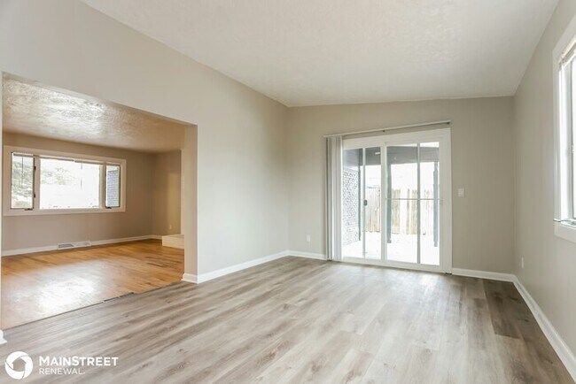 Building Photo - 561 Iola St