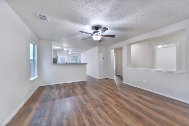 Building Photo - 3662 Fuller Bluff Dr