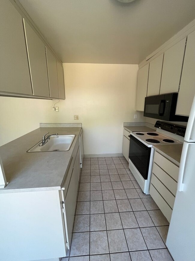 Building Photo - 3/2 Home in North Davis near Park and Greenbelt