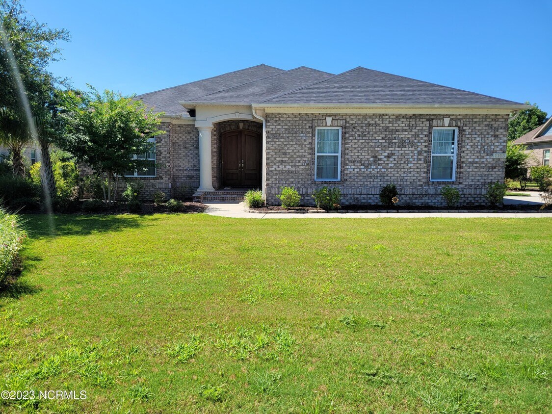 Building Photo - 1113 Water Lily Way