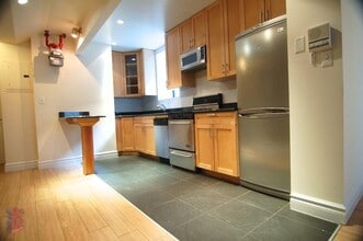 Building Photo - 340 E 18th St
