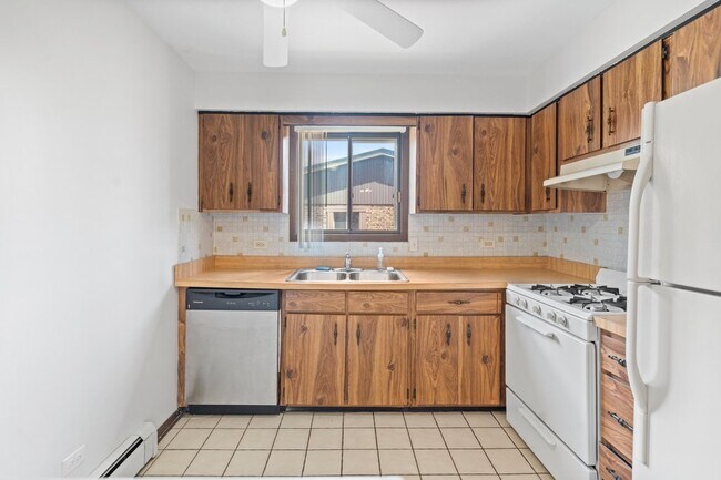 Building Photo - 15128 Quail Hollow Dr