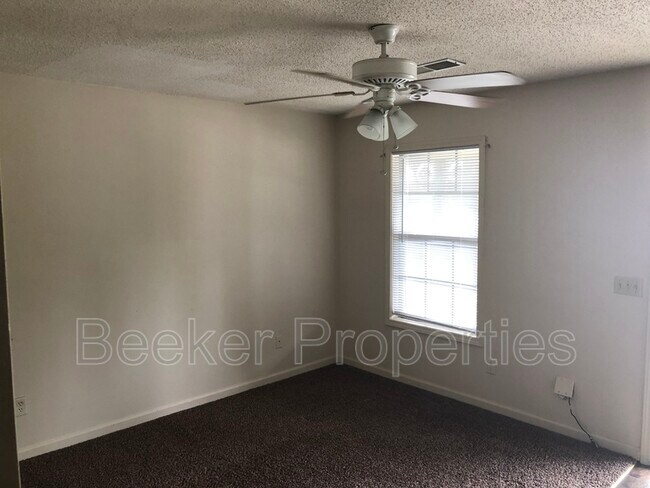 Foto del edificio - 2725 43rd Ave