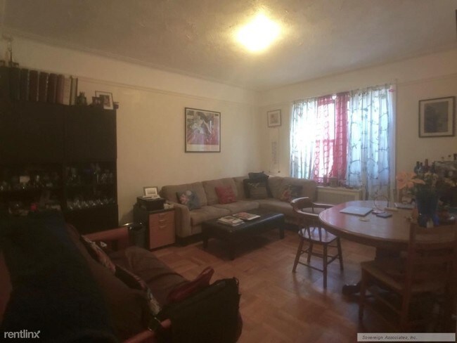 Foto del edificio - 134 Pinehurst Ave