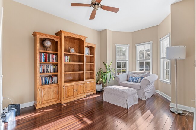 Building Photo - 46 Hingham Ln