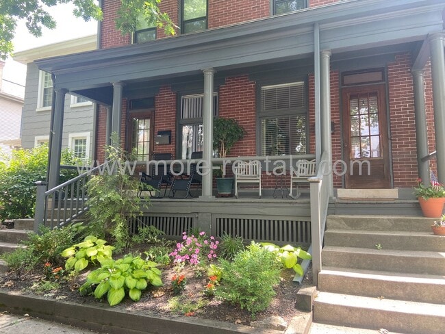 Building Photo - 139-141 E. Mithoff St