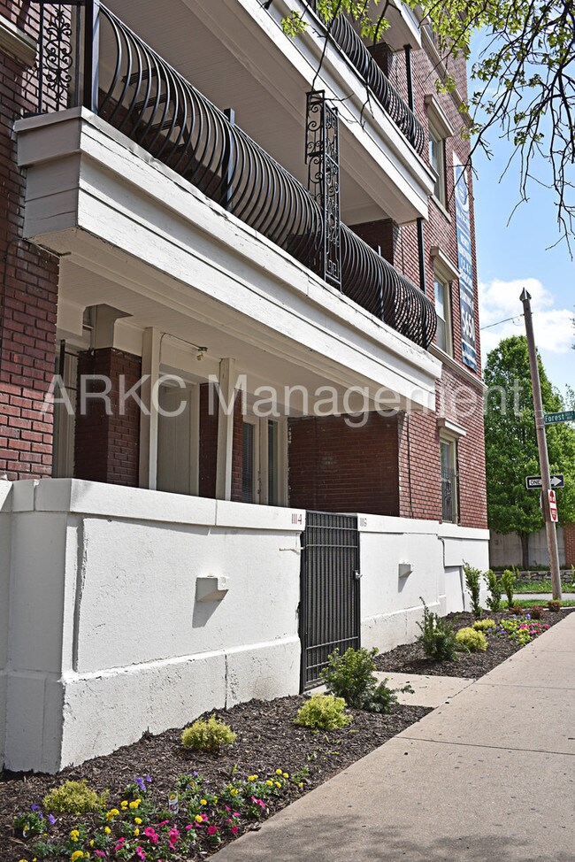 Building Photo - 1114 E Armour Blvd