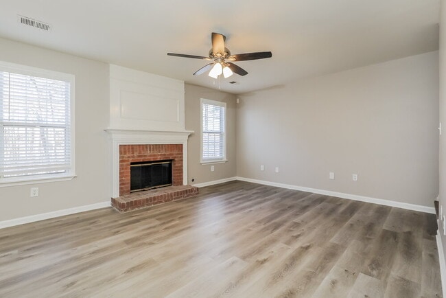 Building Photo - 420 Bramante Cir SW