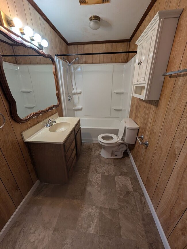 Foto del edificio - 1542 Burning Bush Rd