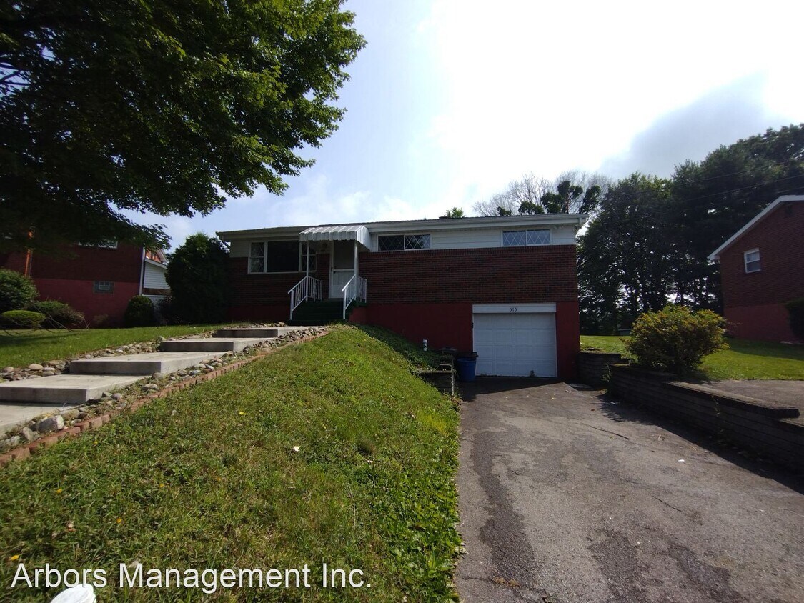 Primary Photo - 3 br, 1.5 bath House - 515 St. Andrews Drive