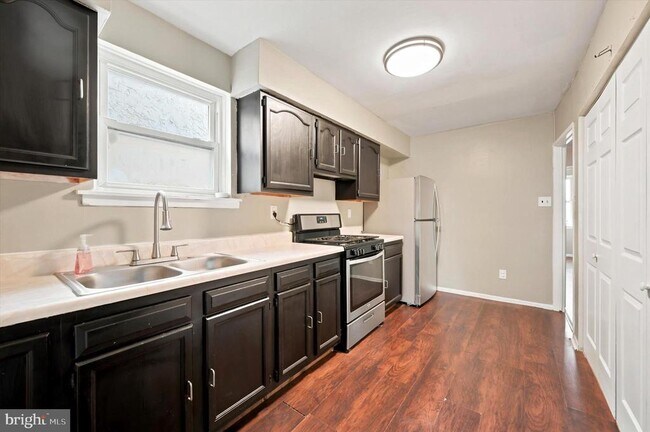 Foto del edificio - 4815 Fairmount Ave