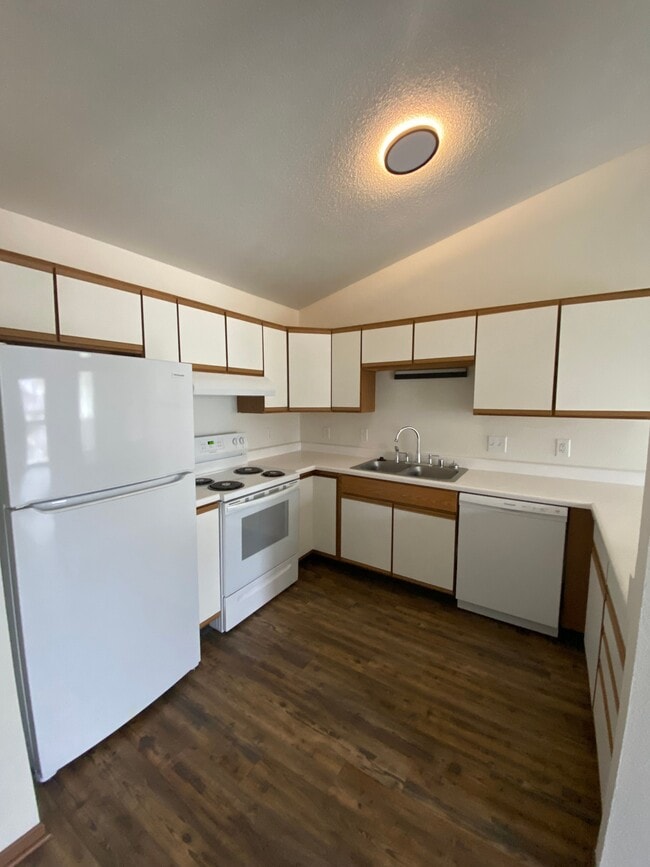 Building Photo - Lakeview Apartments
