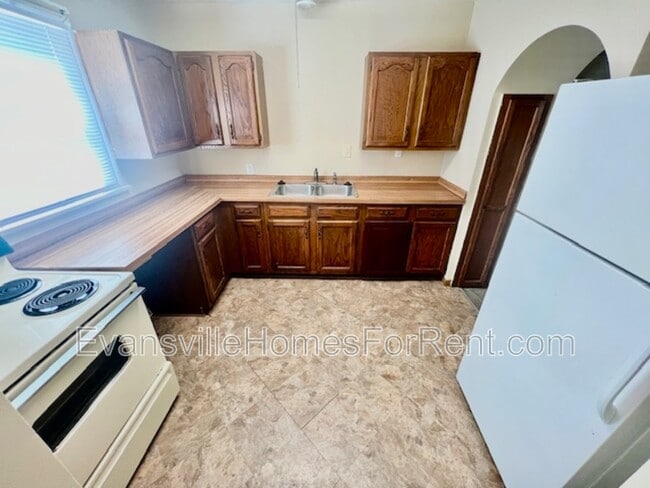 Building Photo - 6501 Uebelhack Rd