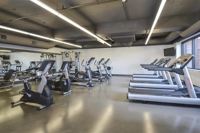 Foto del edificio - 360 W Illinois St