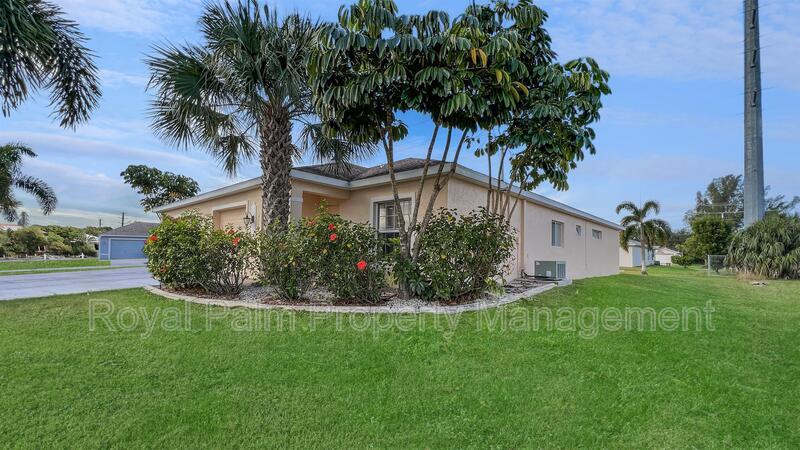 Primary Photo - 4524-4526 Santa Barbara Blvd