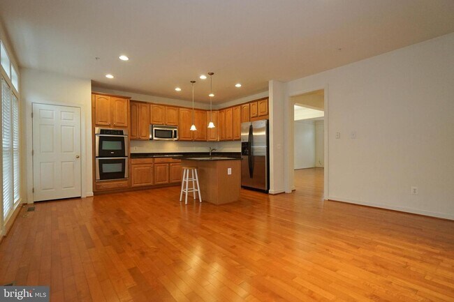 Foto del edificio - Beautiful 4 BD 4.5 BA Townhome in the Reserve at Tysons Corner