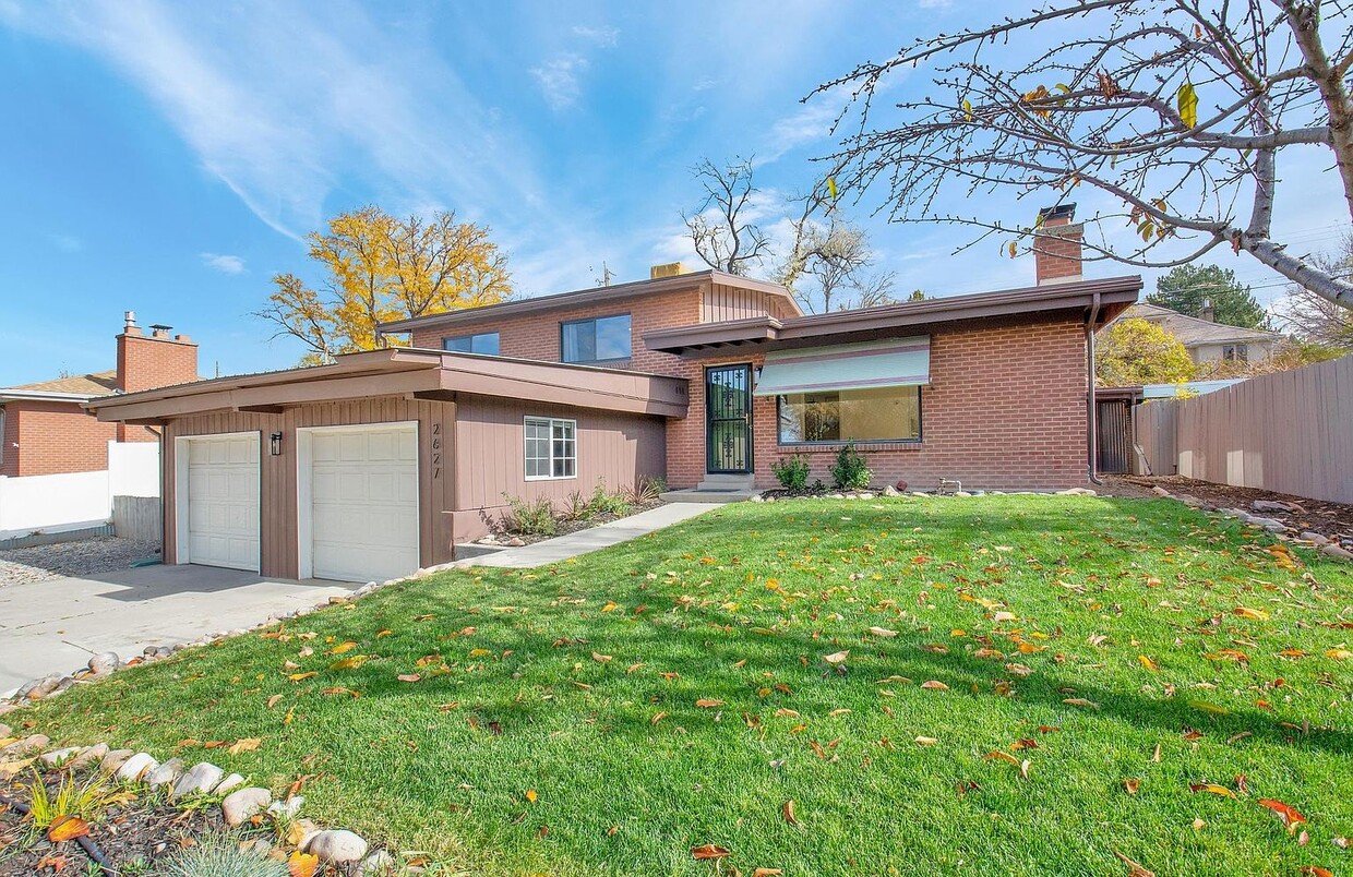 Foto principal - 2627 Jasper St
