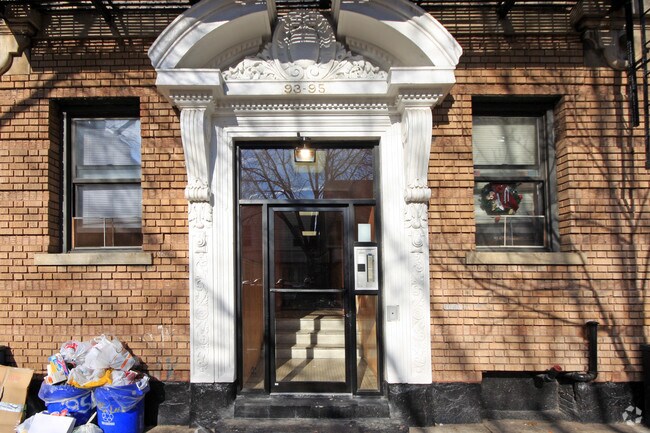 Building Photo - 93-95 India St