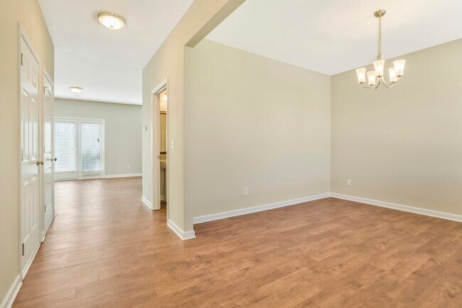 Building Photo - 805 Carlo Woods Ct