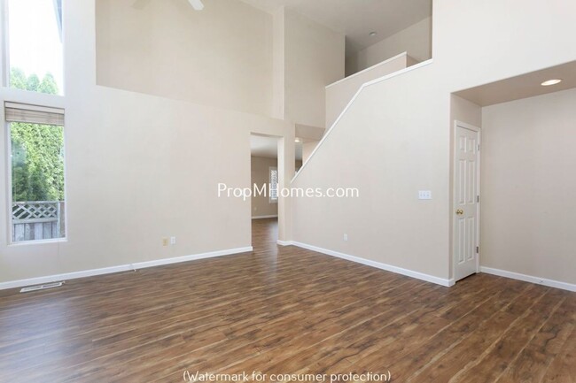 Building Photo - Fantastic Four Bedroom Tigard Home In Cove...