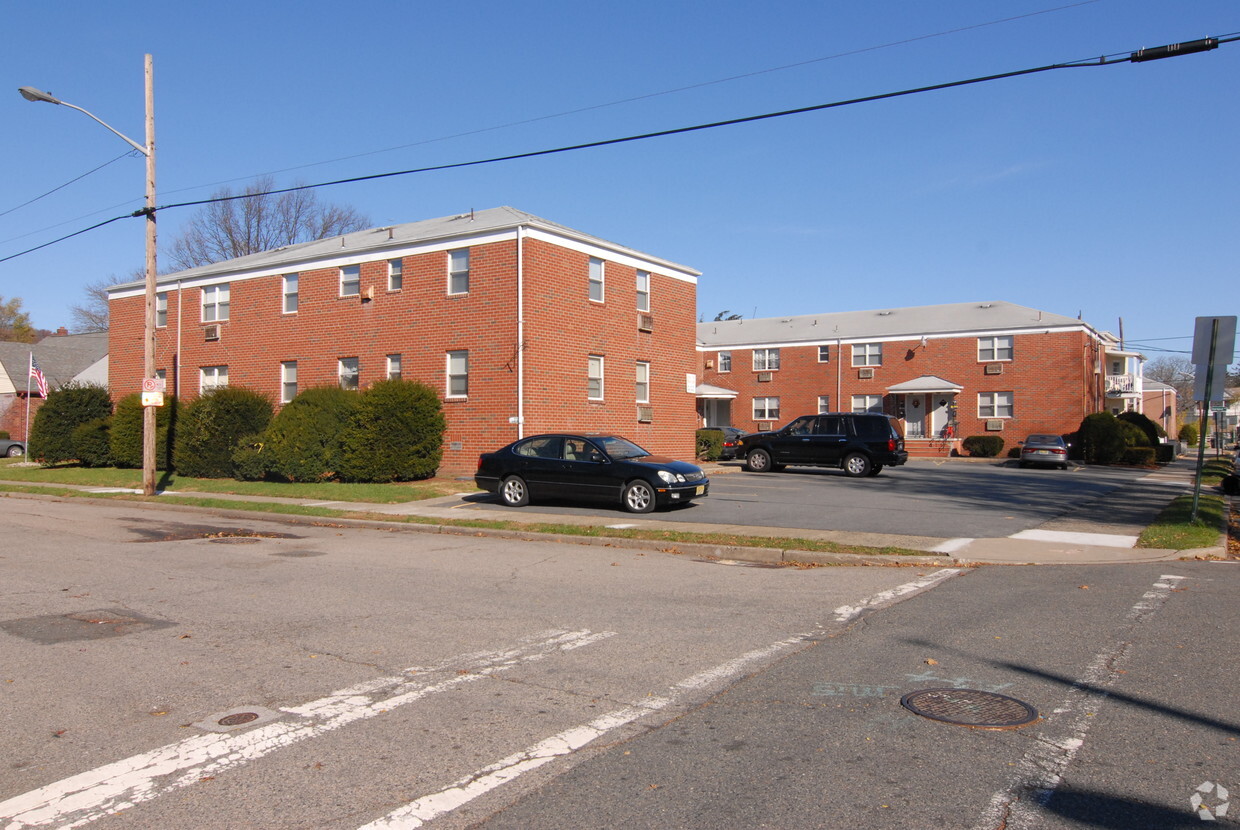 Building Photo - 201 Crosby Ave