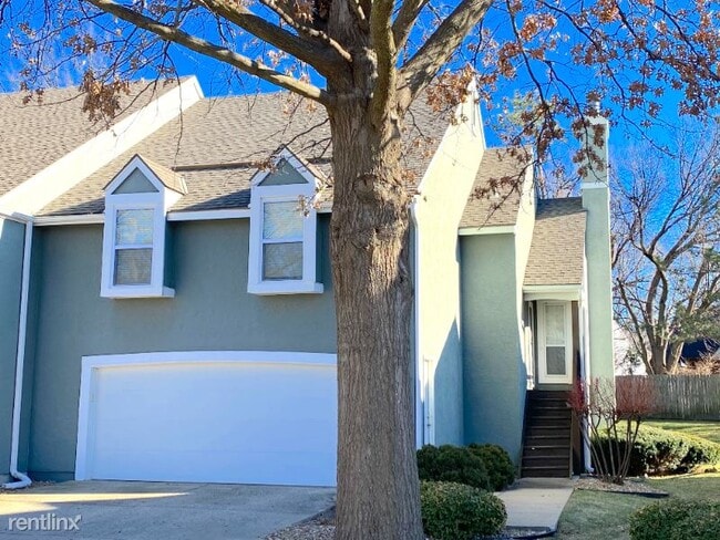 Building Photo - 3 br, 3 bath Townhome - 15623 W. 90th. St.