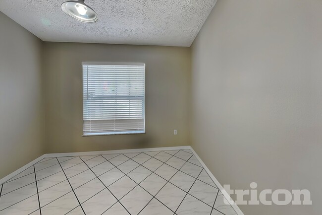 Building Photo - 7028 Covewood Dr