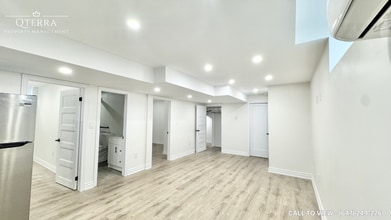 Building Photo - 203 Rockledge Dr