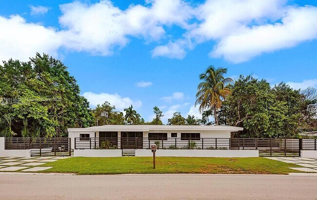 Foto del edificio - 6025 SW 72nd Ave