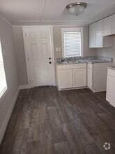 Building Photo - 2351 Cosmopolitan St