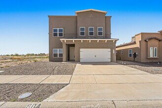 Building Photo - 904 Keenland Ave