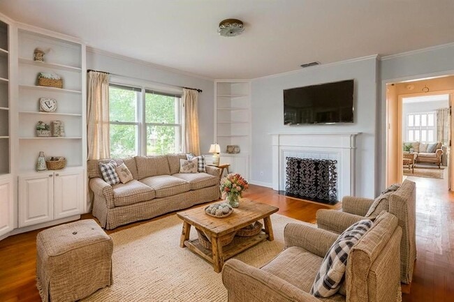 Foto del edificio - 1023 Ellingson Ln