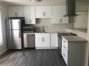 Building Photo - 6615 Schmidt Ln