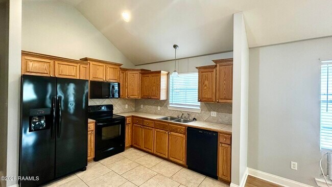 Foto del edificio - 18012 Woodhaven Dr