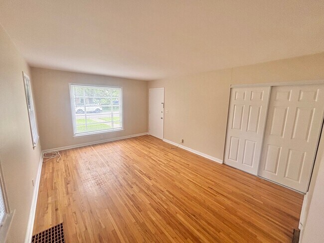 Foto del edificio - 2839 Virginia Ave S