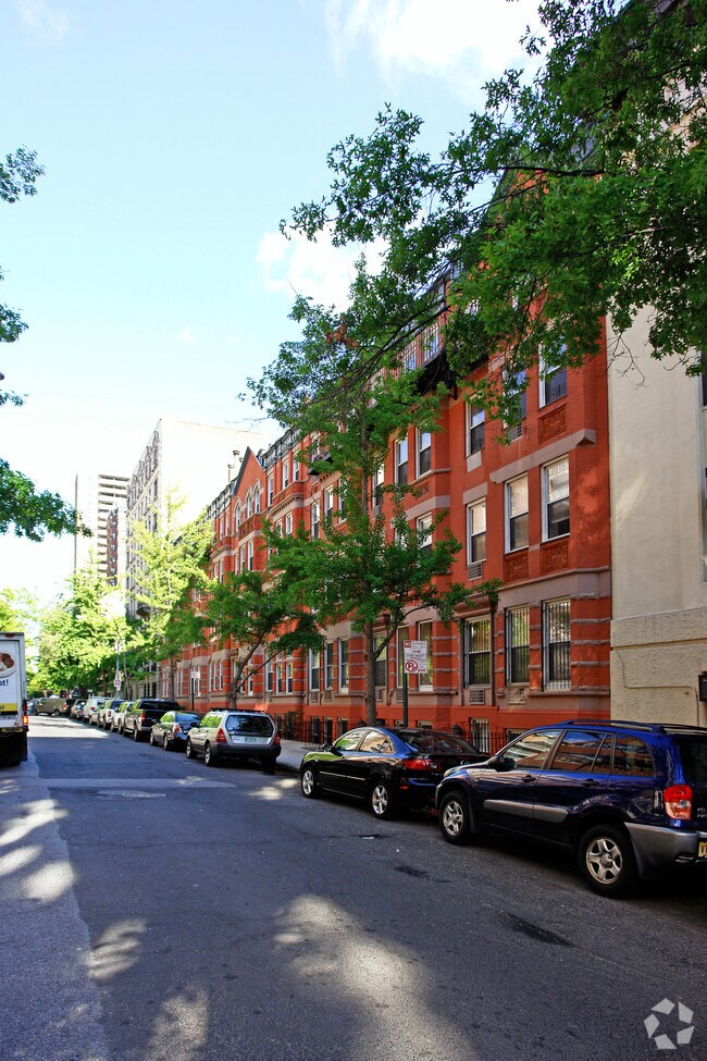 Building Photo - 31-35 W 93rd St