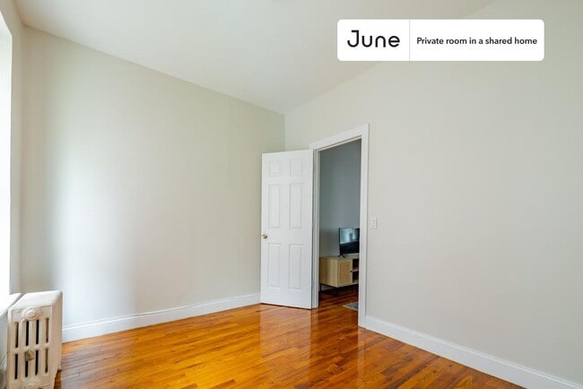 Building Photo - Room in Shared 2 bed/1 bath home