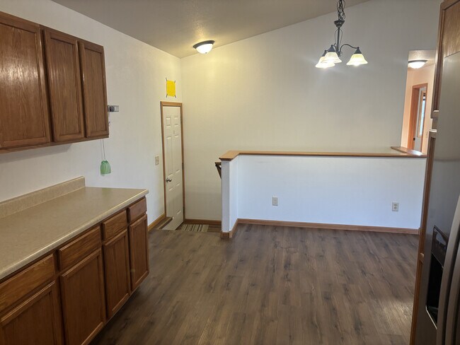 Building Photo - 3306 Champion Dr