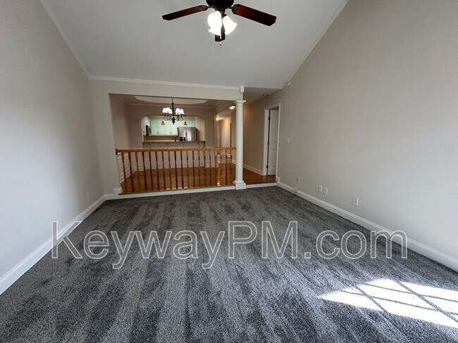 Building Photo - 817 Whispering Willow Ct