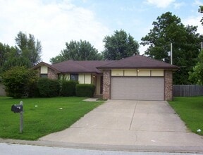 Building Photo - 3424 S Ridgecrest Ave