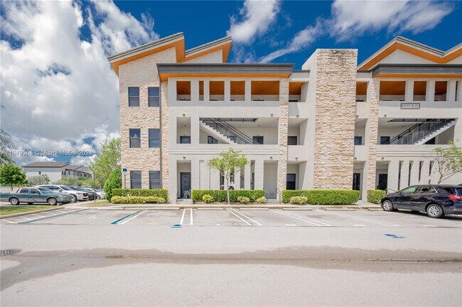 Foto del edificio - 8039 NW 104th Ave