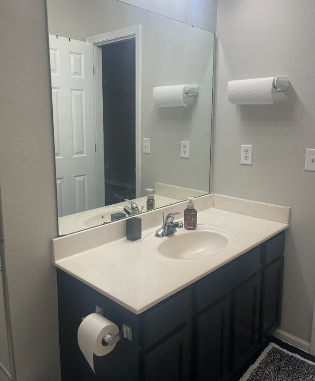 Foto del edificio - 5235 Grays Ridge Dr