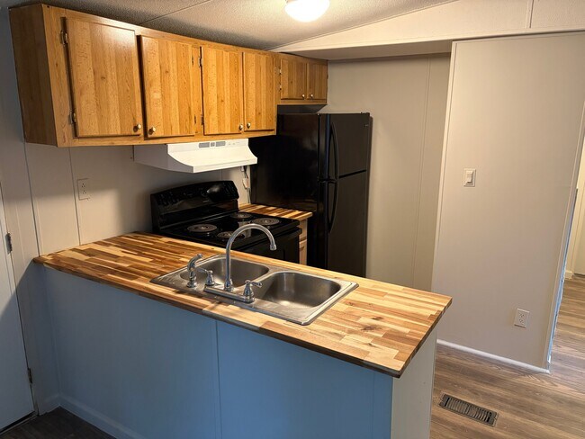 Foto del edificio - 0 Acorn Village Ln